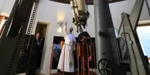 Papa visita Specola Vaticana nel giorno dell’anniversario allunaggio