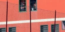 Torture Beccaria, indagati don Rigoldi e don Burgio: omessa denuncia