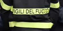 Incendio tra Pompei e Scafati, a fuoco capannone: fumo visto a Napoli