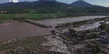 Alluvione Pechino, drone riprende esondazione fiume Qingshui