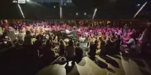 Nick Cave all'Auditorium di Roma, pubblico invade il palco