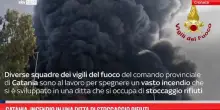Catania, incendio in una ditta di stoccaggio rifiuti