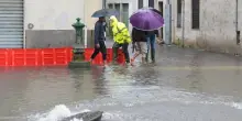 Maltempo Milano, esonda il fiume Lambro: evacuate comunità parco