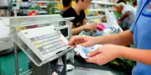 Consumi, vendite al dettaglio marzo -0,5%: su anno -2,8%. I dati Istat