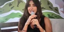 Ambra Angiolini inaugura la Festa del Cinema di Mare. VIDEO