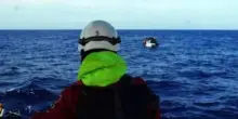 Lampedusa, sbarco di 44 migranti: a bordo anche due cadaveri