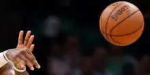 L'assist dell'anno in NBA. VIDEO