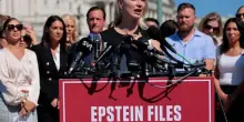 Vittima Epstein: 'Governo Usa pubblichi file'. Trump: 'Bufala'