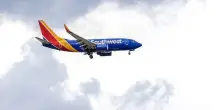 Sfiorata collisione negli Usa tra aereo linea e caccia, due feriti