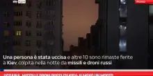 Ucraina, missili e droni russi su Kiev: almeno un morto