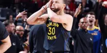 Curry sfodera il 'Night Night' anche in gara-7