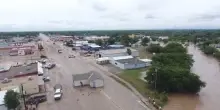 Si aggrava bilancio alluvioni in Texas, vittime e dispersi