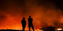 California in fiamme, nuovo incendio costringe all’evacuazione