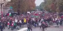 Sciopero a Torino per Gaza: studenti in corteo sotto pioggia
