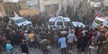 Gaza, auto della Croce Rossa trasportano ostaggi dal luogo del rilascio