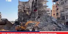 Gaza, bulldozer alla ricerca dei corpi di ostaggi israeliani