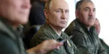 Putin in divisa militare alle esercitazioni russe e bielorusse. VIDEO
