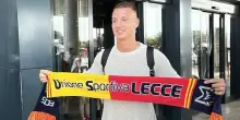 Lecce, le prime immagini dell'arrivo di Camarda. VIDEO