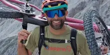 Biker influencer muore in Val Gardena dopo caduta in un canalone