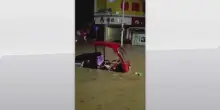 Maltempo in Cina, piogge causano inondazioni a Xianfeng