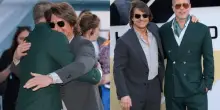 F1, Brad Pitt e Tom Cruise, l'abbraccio alla première a Londra. FOTO