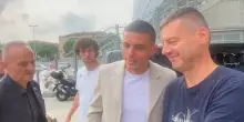 Atalanta-Krstovic, foto e autografi con i tifosi. VIDEO