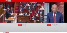 Timeline, il voto di fiducia al governo Bayrou e i video rubati online