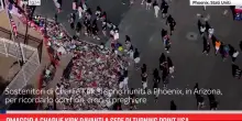 Omaggio a Charlie Kirk davanti a sede di Turning Point USA
