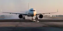 Volo in ritardo o cancellato, nuove regole Ue per rimborsi: le novità