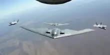 Usa attaccano Iran, le immagini dei bombardieri B-2 in azione. VIDEO