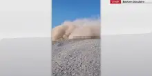 Normandia, crolla scogliera sulla spiaggia di Petites Dalles