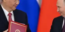 Xi e Putin firmano accordi al Cremlino: "Relazioni al più alto livello di sempre, insieme contro il bullismo egemonico"