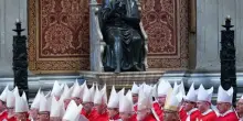 Conclave, da 3 a 14 fumate per eleggere i Papi dal '900 a oggi