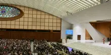 Il Papa ai giornalisti: “Scegliete una comunicazione di pace. Disarmiamo le parole per disarmare il mondo"