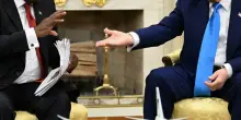 Scontro di Trump con il presidente sudafricano Ramaphosa: "Agricoltori bianchi uccisi"