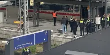 Attacco con coltello alla stazione di Amburgo, almeno 17 feriti