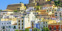 Ibiza è sovraffollata: stop alle auto dei turisti