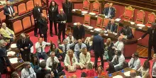 Dl Sicurezza è legge: proteste e caos in Aula al Senato. Meloni: "Tuteliamo i cittadini"
