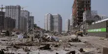 Massiccio attacco russo su Kiev. La risposta ucraina: "Colpiti due aeroporti militari"