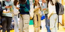 Stop ai cellulari in classe alle scuole superiori