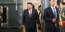 Kim Jong-un a Pechino con il suo treno blindato lento per la parata della vittoria