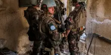L'Idf attacca i caschi blu in Libano. Crosetto: "Non un errore, ma una scelta precisa"