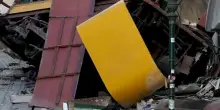 Tragedia a Lisbona, deraglia la storica funicolare 'Gloria', 16 morti. Chi è l'italiana ferita