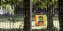 Schiacciato da una giostra nel parco, grave un bimbo di 4 anni
