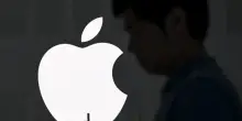 Apple, con l'IPhone 17 addio alle sim e batterie più capienti