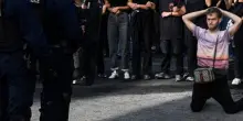 Francia, arresti e scontri a Parigi nella protesta 'Blocchiamo tutto'