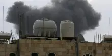Yemen, Israele bombarda obiettivi militari Houthi nella capitale Sana'a