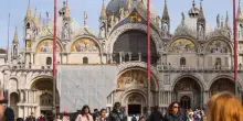 Coppia di turisti ebrei insultata e schiaffeggiata a Venezia, espulsi gli aggressori