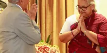 Sciolto il Parlamento in Nepal, la nuova premier Sushila Karki ha giurato