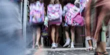 L'allarme di Telefono Azzurro: "Non postate sui social le foto dei vostri bambini del prim...